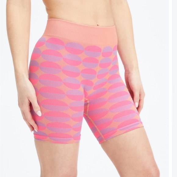 Fabletics Retro Geo Workout Set - Picture 2 of 5